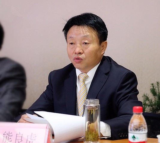 1507620925447788Nnex.jpg 綠色能源公司揭牌董事長(zhǎng).jpg