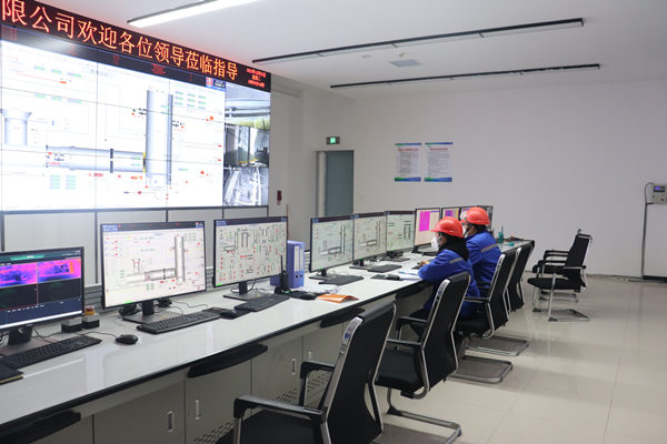 1640223770414472ovzY.jpg 德昌公司加班加點(diǎn)備戰(zhàn)投料_副本.jpg