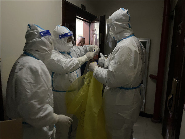 1641543457786316TJ32.jpg 陜西環(huán)保集團:響徹在戰(zhàn)“疫”前線的入黨誓詞 配圖4.jpg