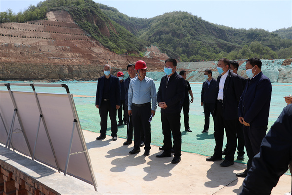 1651893206619050hGtI.jpg 嚴(yán)漢平到國源公司延安垃圾發(fā)電項(xiàng)目現(xiàn)場調(diào)研.jpg