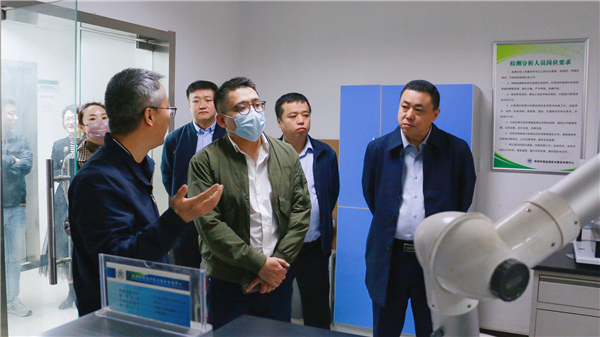 1666927491255150I5dZ.png 陜西環(huán)保集團領導到監(jiān)測公司調研實驗室建設情況.png